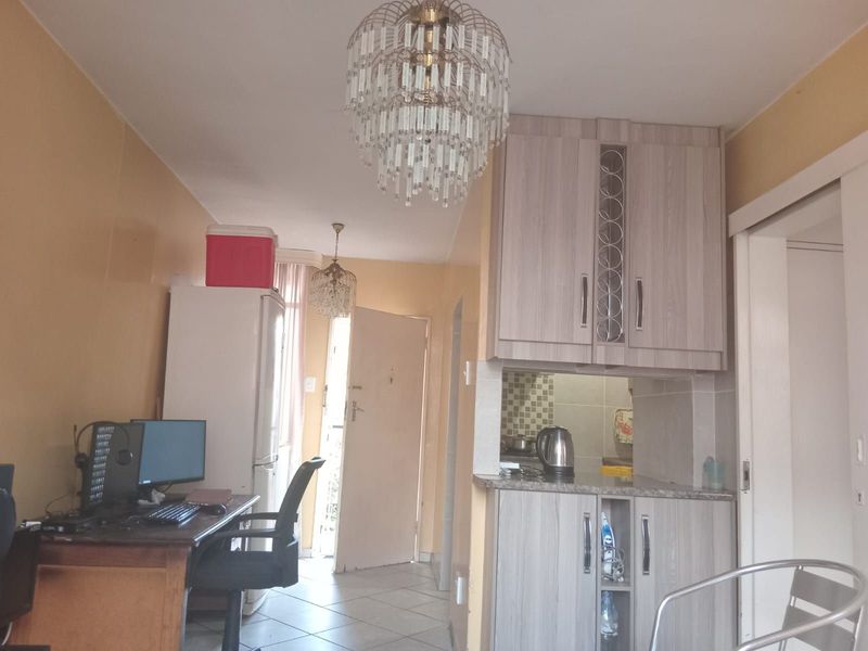 Apartment For Sale in Pretoria Central - Photo 6