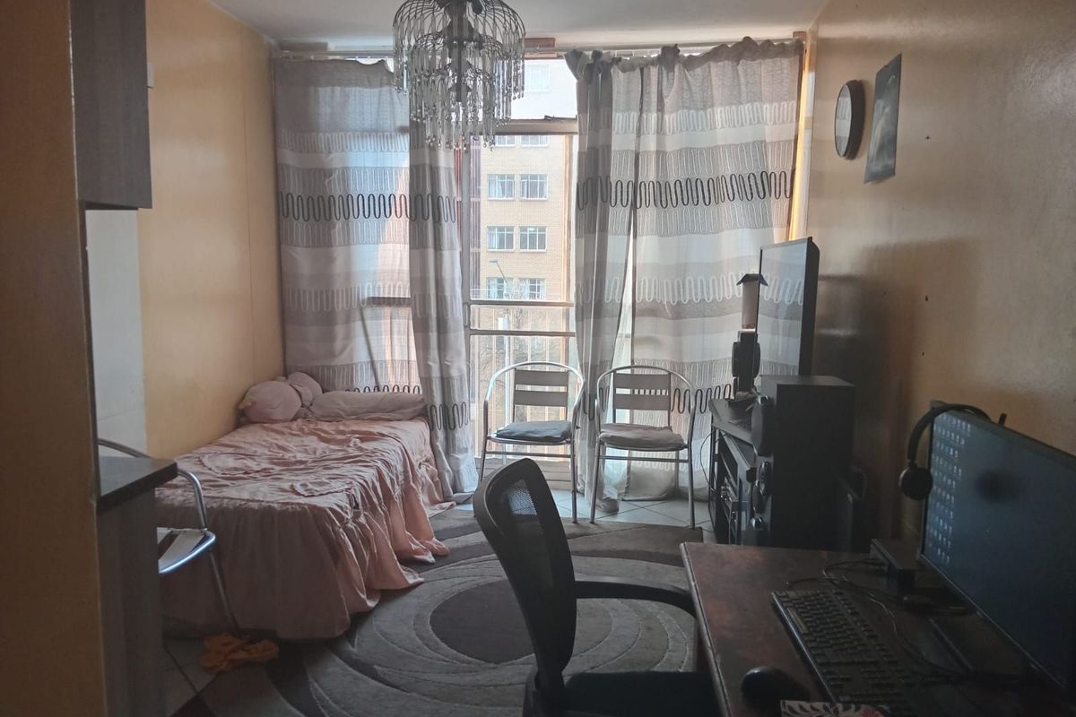 Apartment For Sale in Pretoria Central - Photo 5