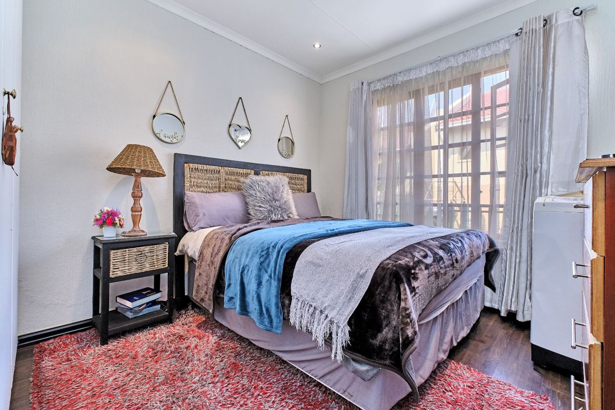 Townhouse For Sale in Little Falls - Photo 5