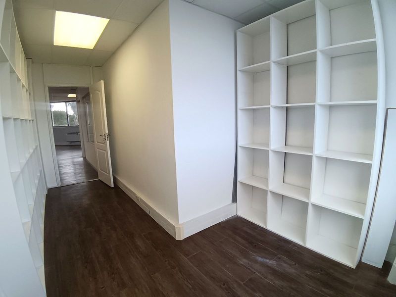 Commercial To Rent in Pinelands - Photo 7