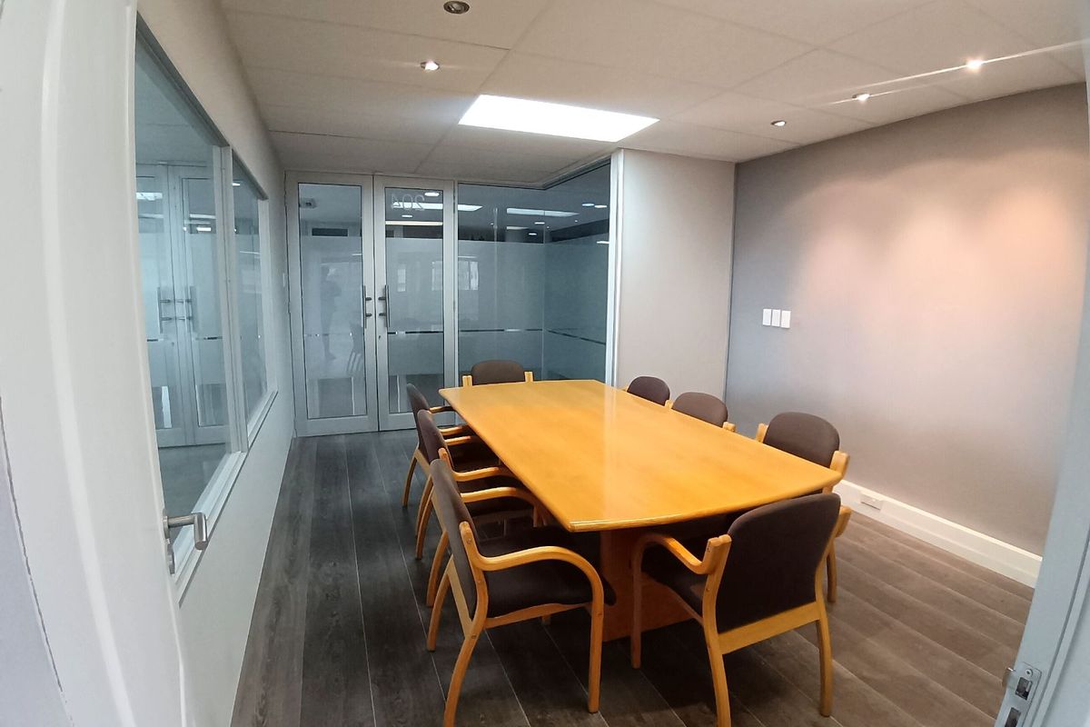 Commercial To Rent in Pinelands - Photo 5