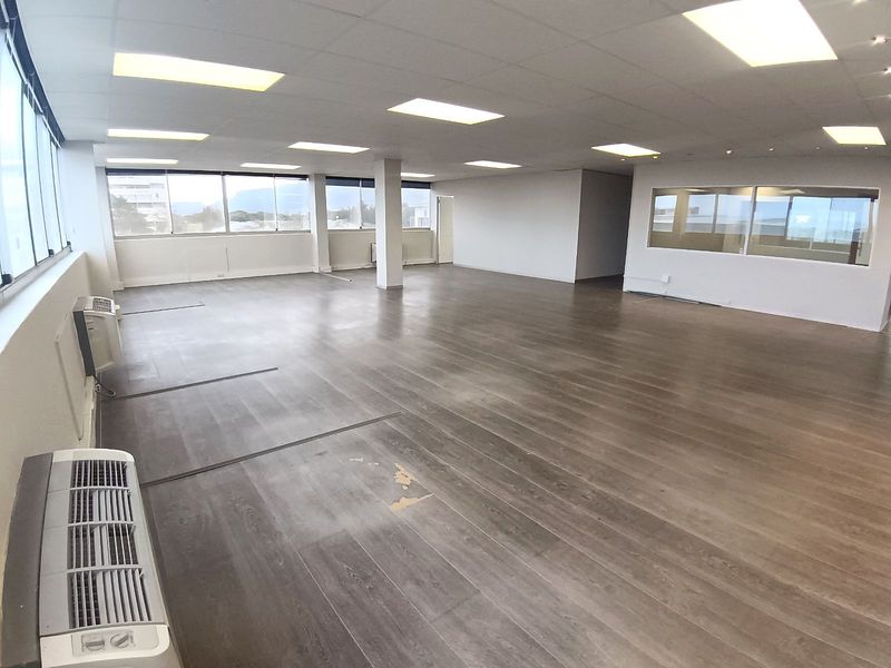 Commercial To Rent in Pinelands - Photo 2