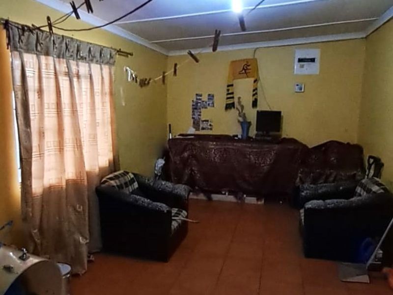 House For Sale in Hillcrest - Photo 3