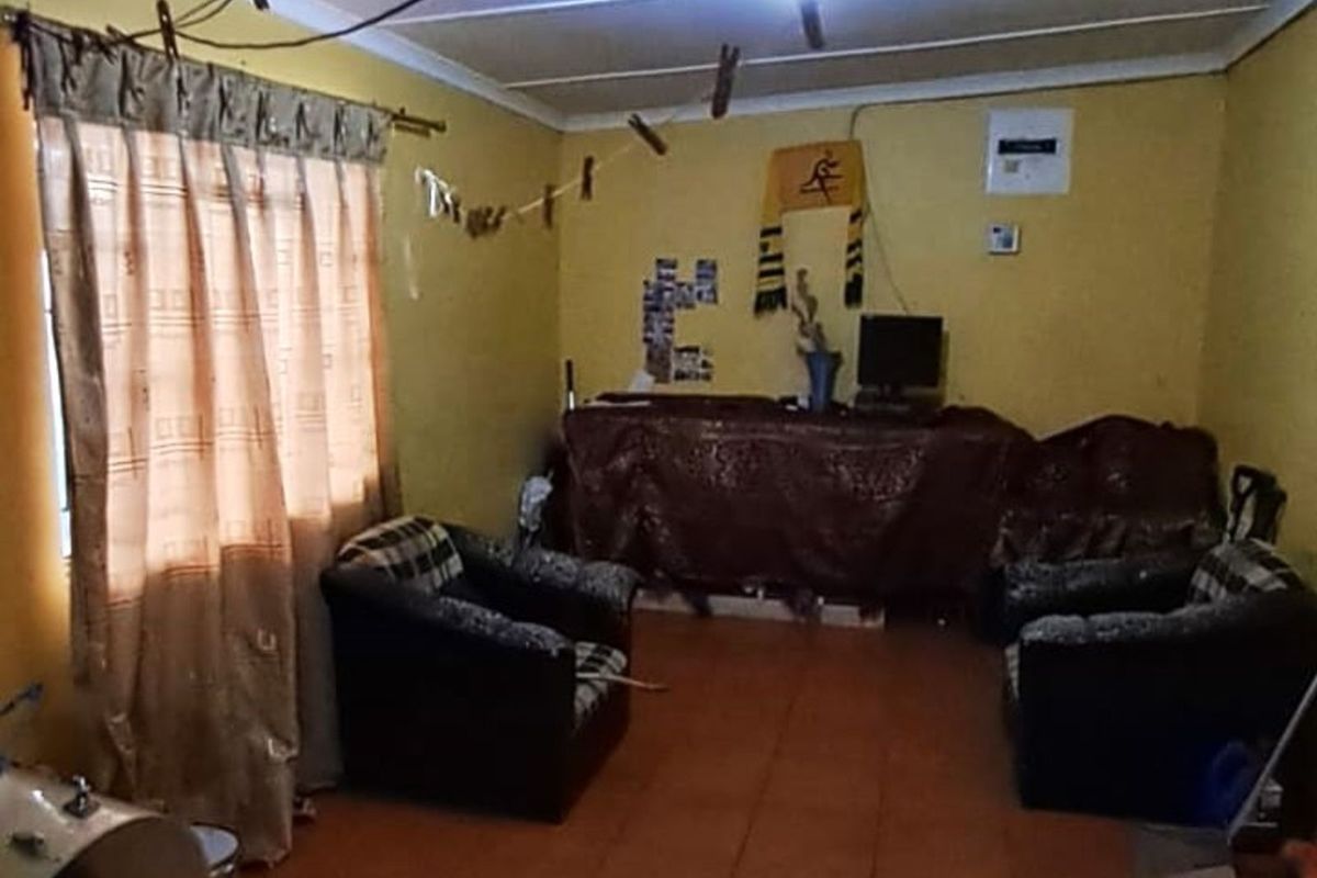 House For Sale in Hillcrest - Photo 3