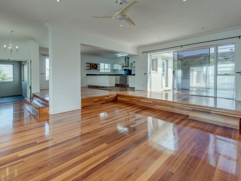 House For Sale in Lovemore Heights - Photo 3