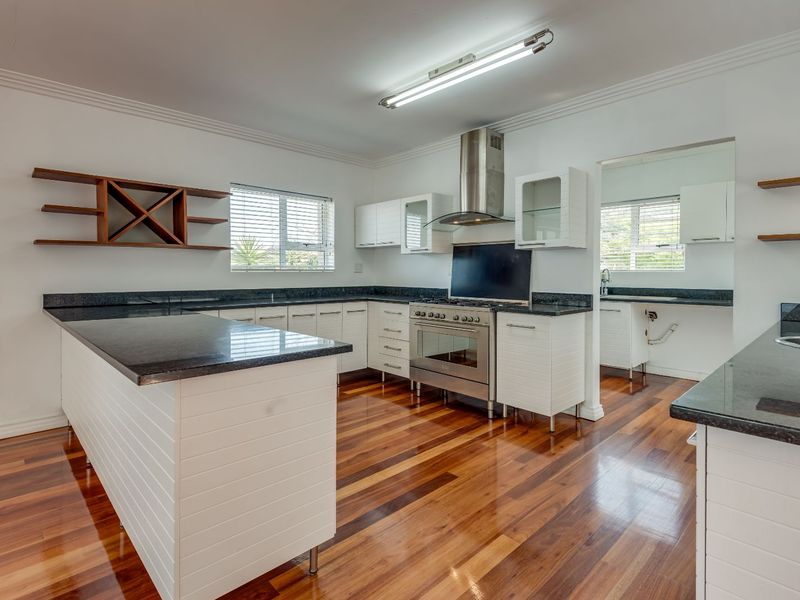 House For Sale in Lovemore Heights - Photo 4