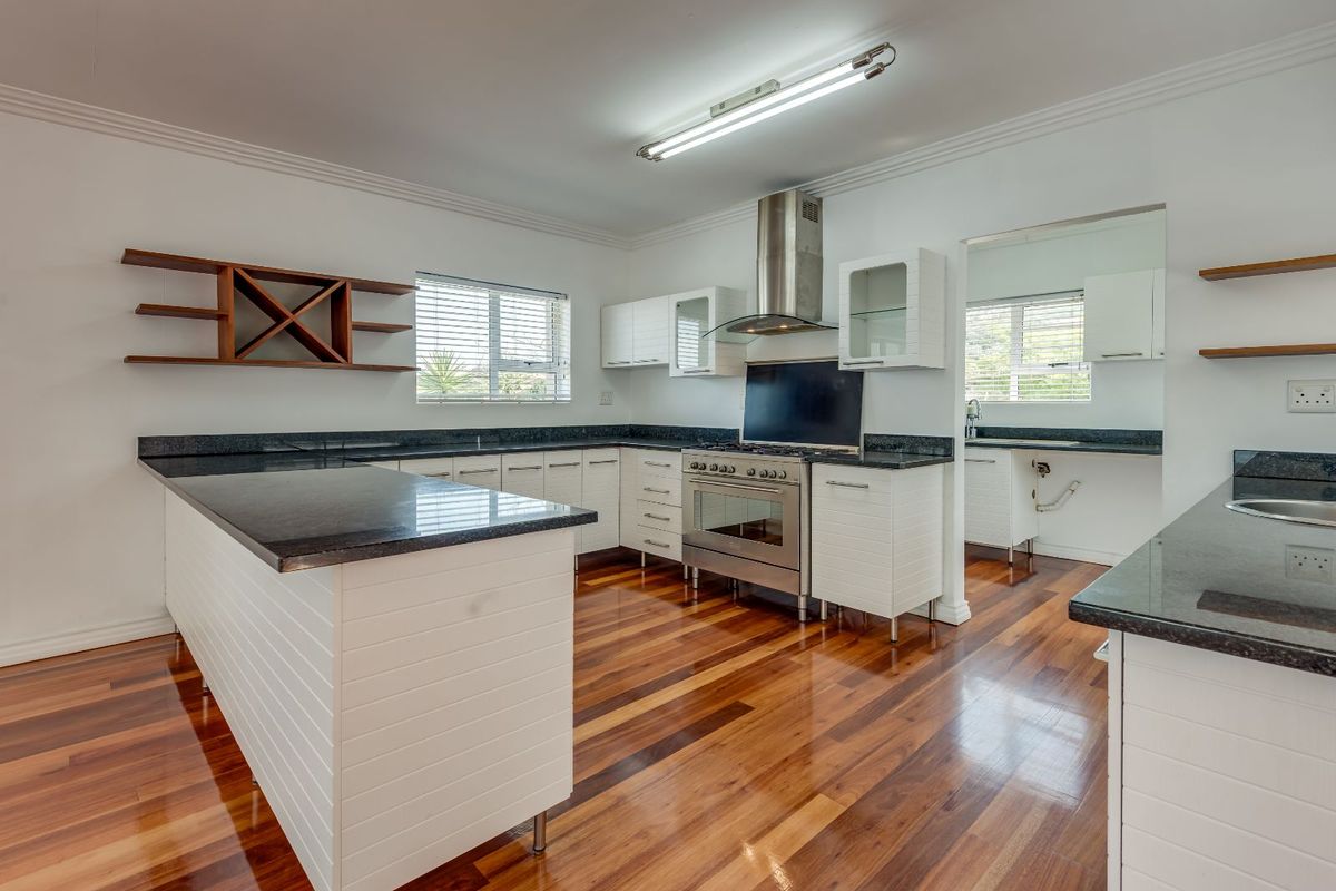 House For Sale in Lovemore Heights - Photo 4