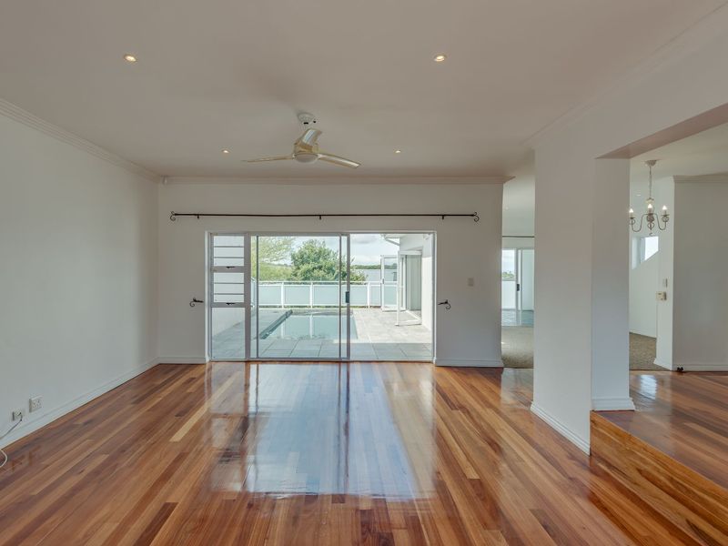 House For Sale in Lovemore Heights - Photo 10