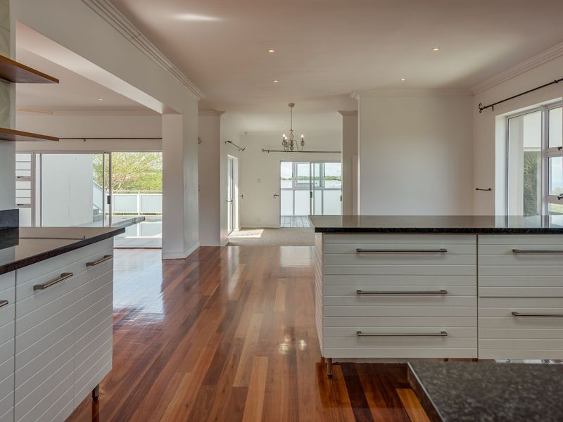 House For Sale in Lovemore Heights - Photo 7