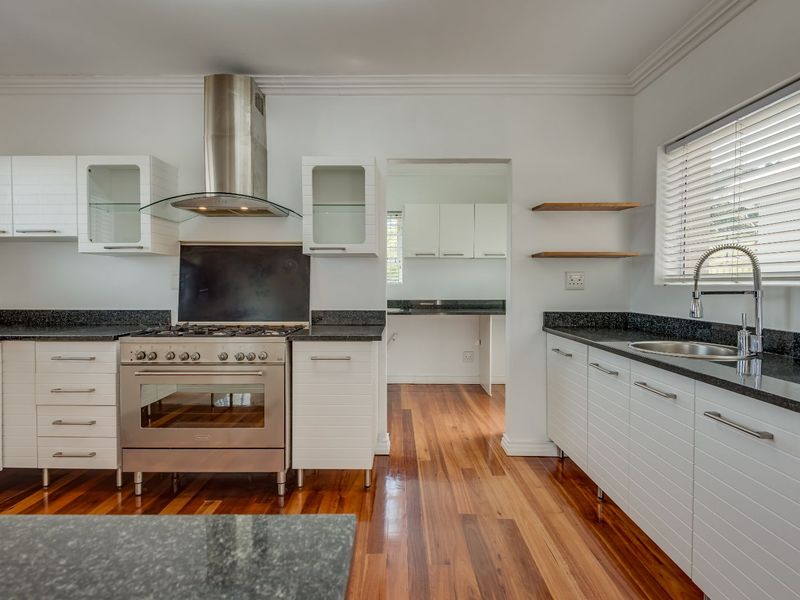 House For Sale in Lovemore Heights - Photo 6