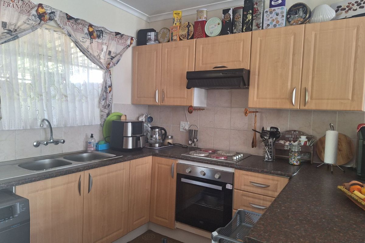 Townhouse For Sale in Bela Bela Central - Photo 4