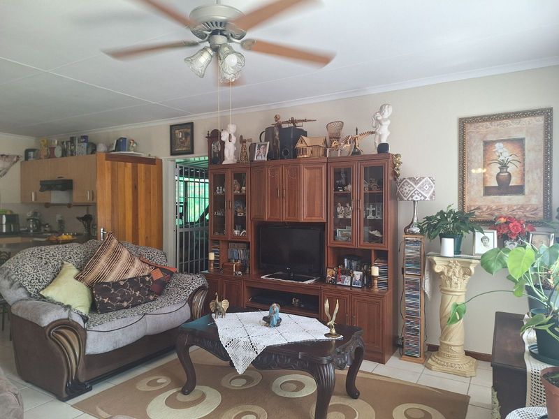 Townhouse For Sale in Bela Bela Central - Photo 9