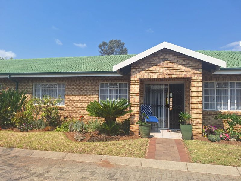 Townhouse For Sale in Bela Bela Central - Photo 2