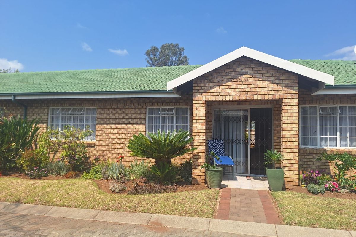 Townhouse For Sale in Bela Bela Central - Photo 2