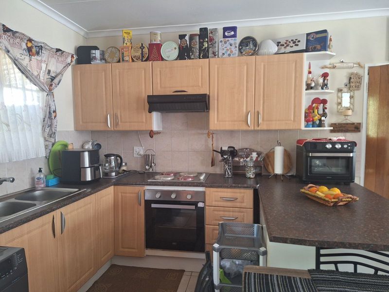 Townhouse For Sale in Bela Bela Central - Photo 3