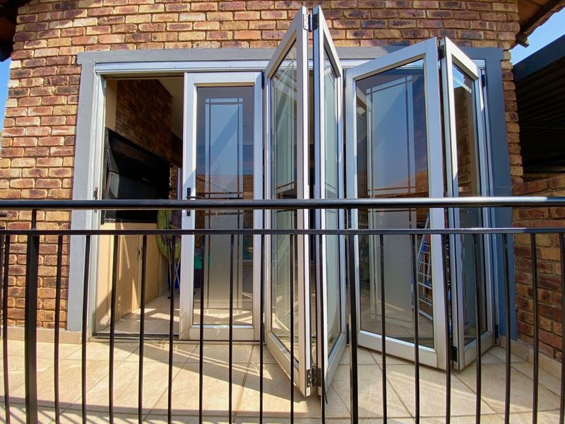 Townhouse For Sale in Amberfield Manor - Photo 3