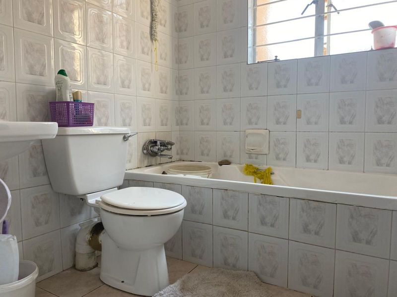 Apartment For Sale in Primrose - Photo 4