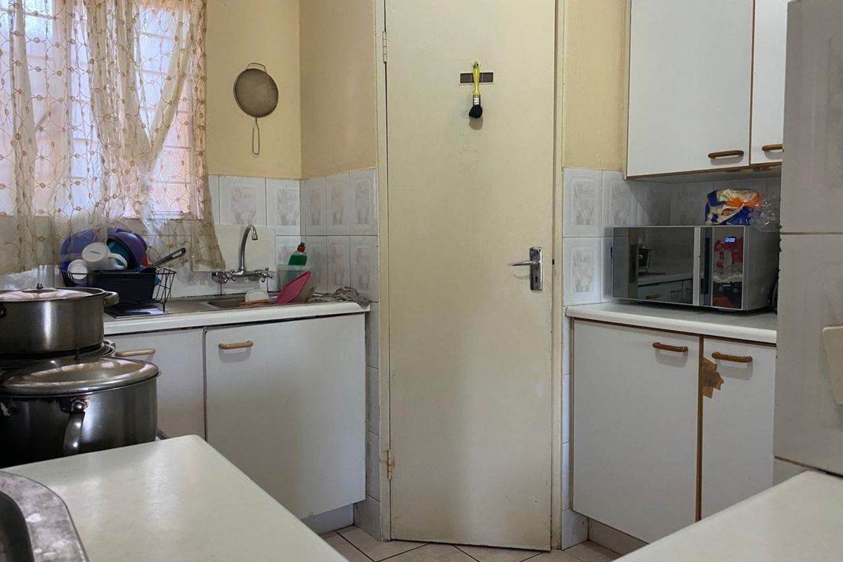 Apartment For Sale in Primrose - Photo 3