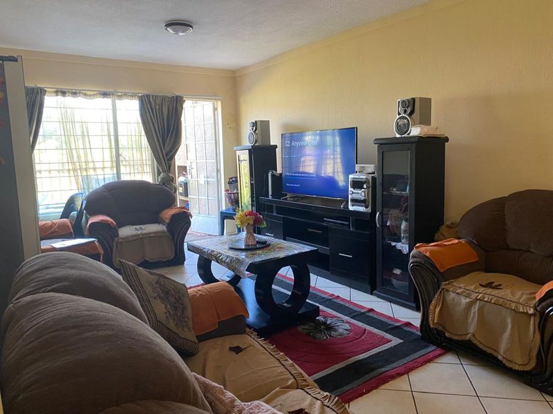 Apartment For Sale in Primrose - Photo 6