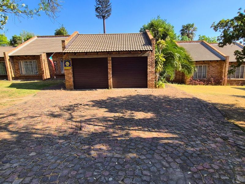 House For Sale in Halfway Gardens - Photo 3