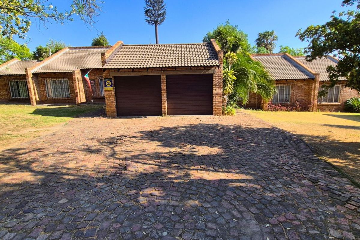 House For Sale in Halfway Gardens - Photo 3