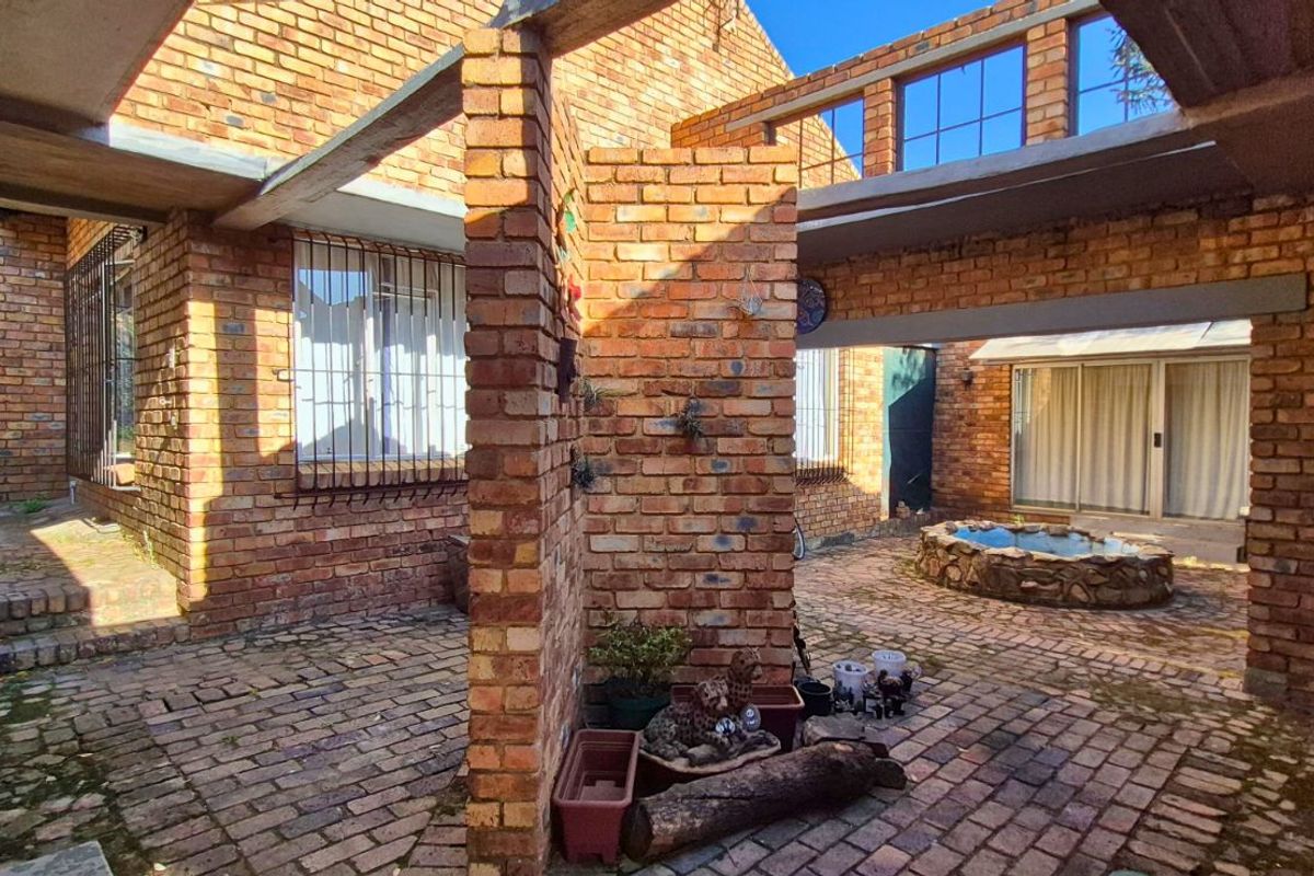 House For Sale in Halfway Gardens - Photo 4