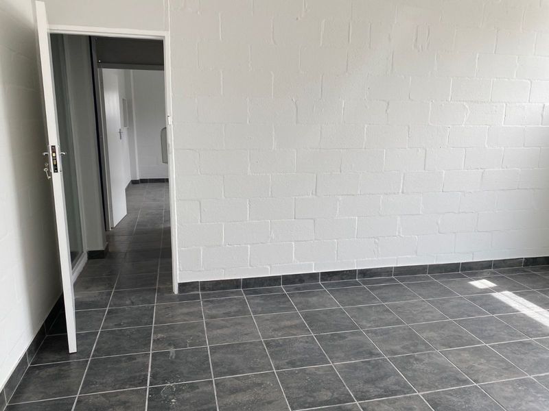 Industrial To Rent in Retreat - Photo 10