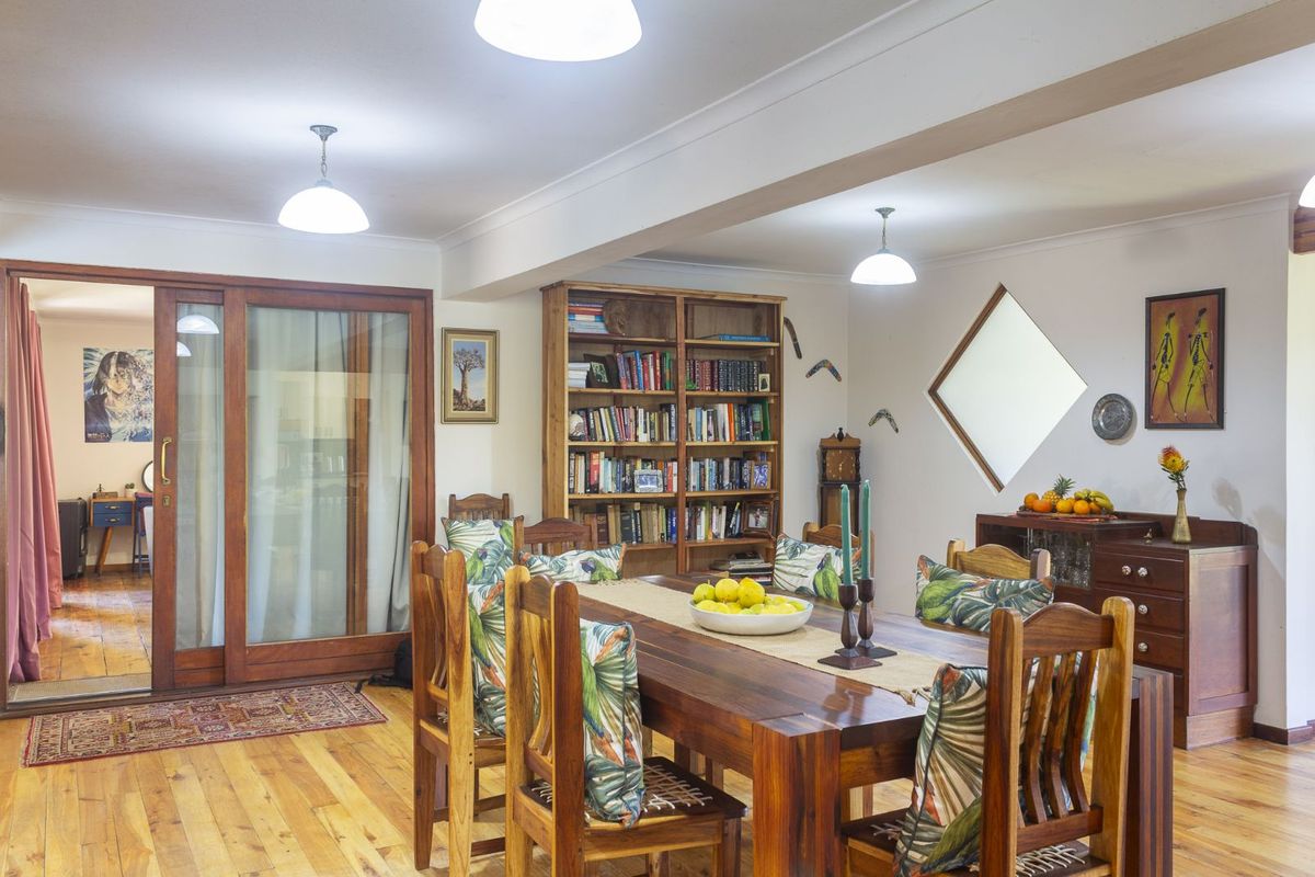 House For Sale in Victoria Bay - Photo 5