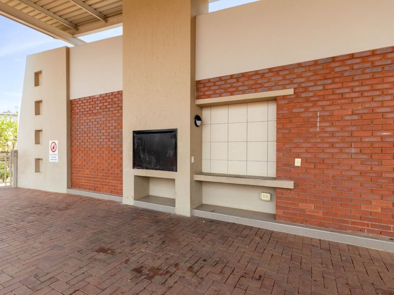 Apartment For Sale in Paulshof - Photo 4