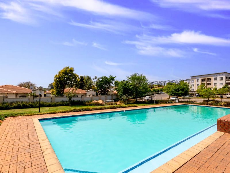 Apartment For Sale in Paulshof - Photo 2