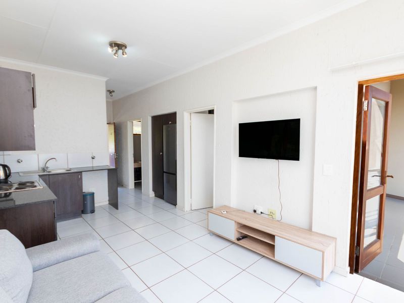 Apartment For Sale in Paulshof - Photo 9