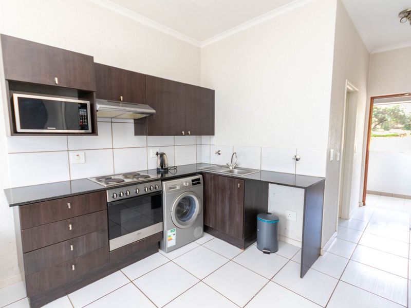 Apartment For Sale in Paulshof - Photo 7