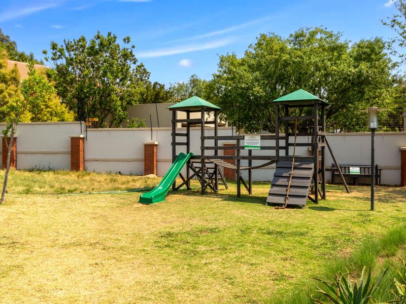 Apartment For Sale in Paulshof - Photo 3