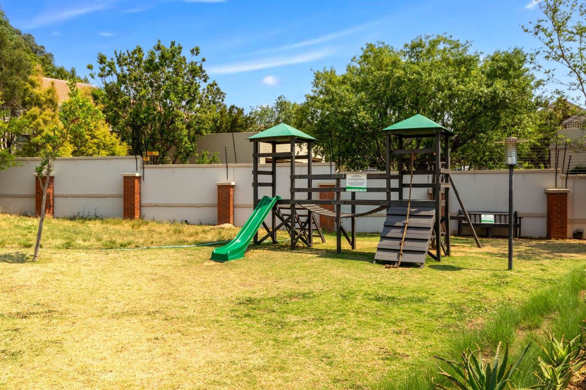 Apartment For Sale in Paulshof - Photo 3