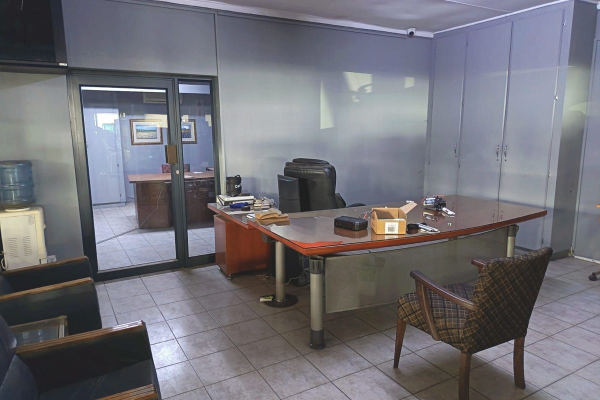 Office For Sale in Ermelo Central - Photo 2