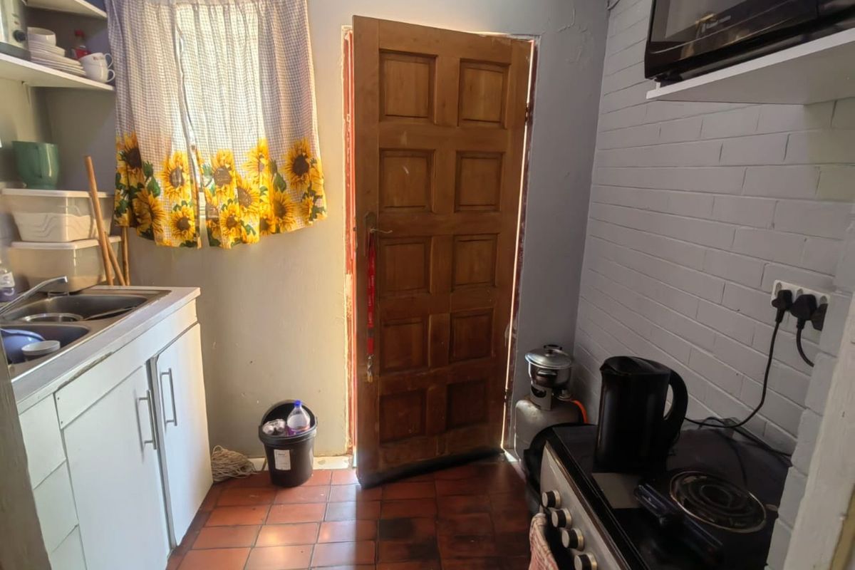 House For Sale in Roodepoort Central - Photo 5