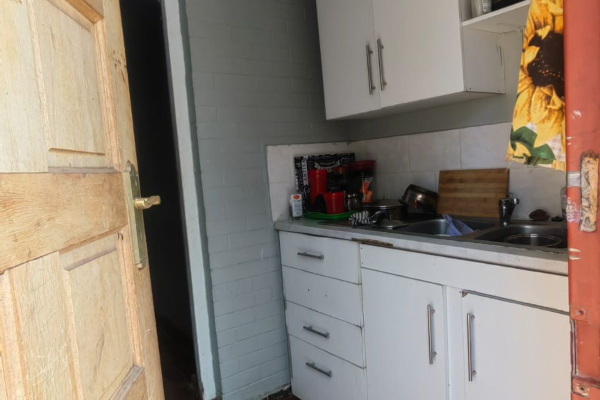 House For Sale in Roodepoort Central - Photo 4