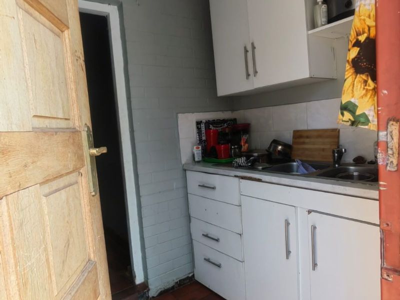 House For Sale in Roodepoort Central - Photo 4