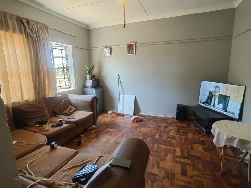 House For Sale in Roodepoort Central - Photo 7