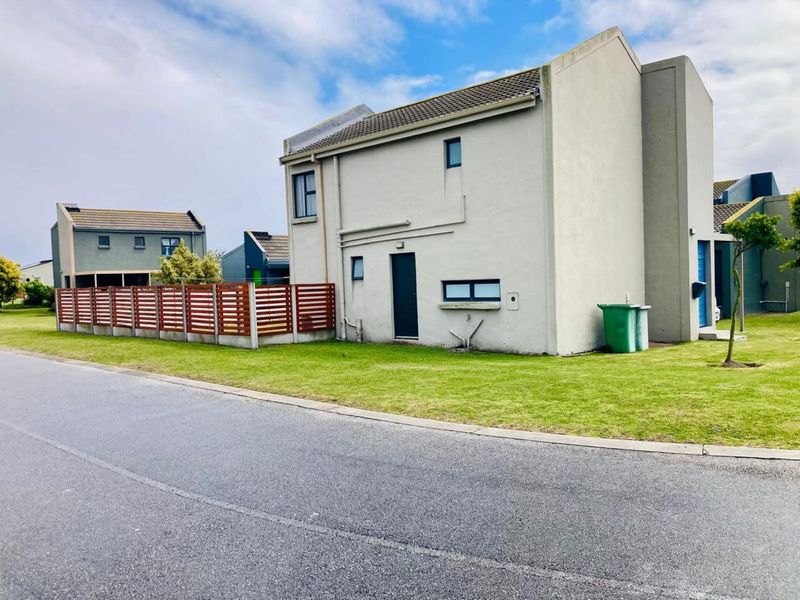 Townhouse For Sale in Bridgemeade - Photo 3