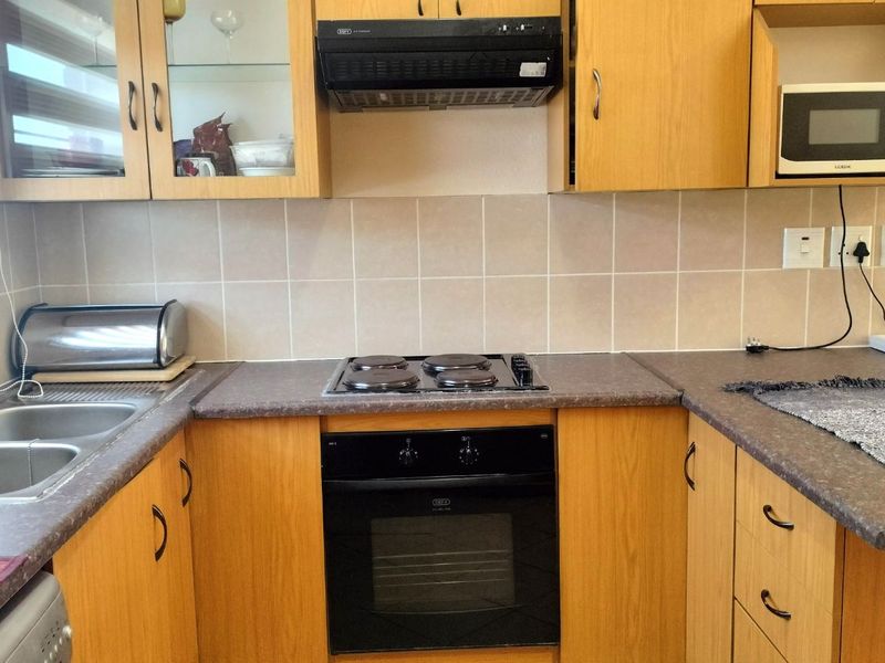 Townhouse For Sale in Groblerpark - Photo 7