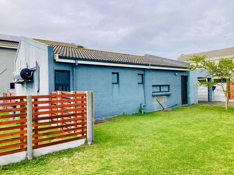 Townhouse For Sale in Parsonsvlei - Photo 2