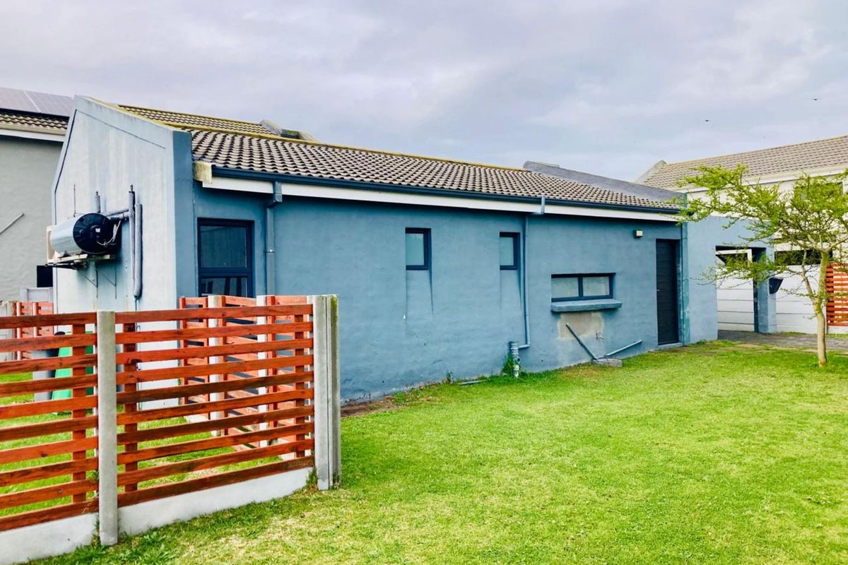 Townhouse For Sale in Parsonsvlei - Photo 2