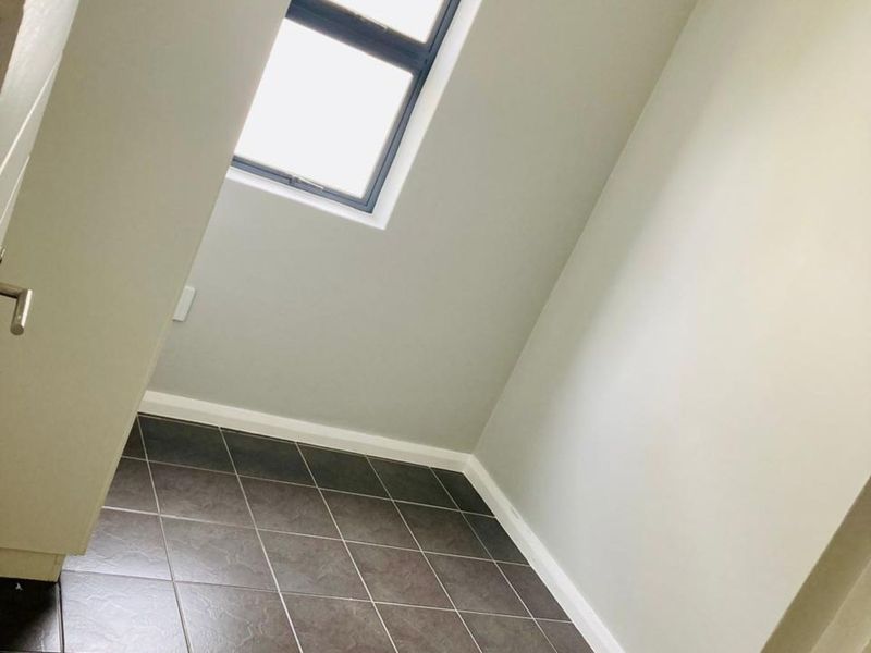 Townhouse For Sale in Parsonsvlei - Photo 10