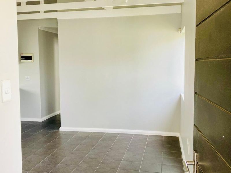 Townhouse For Sale in Parsonsvlei - Photo 8