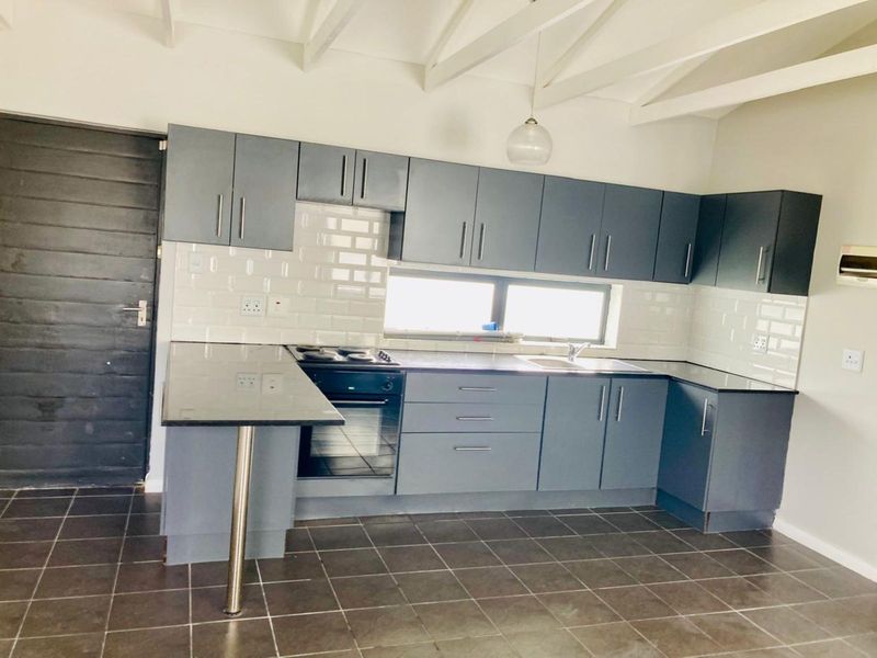 Townhouse For Sale in Parsonsvlei - Photo 6