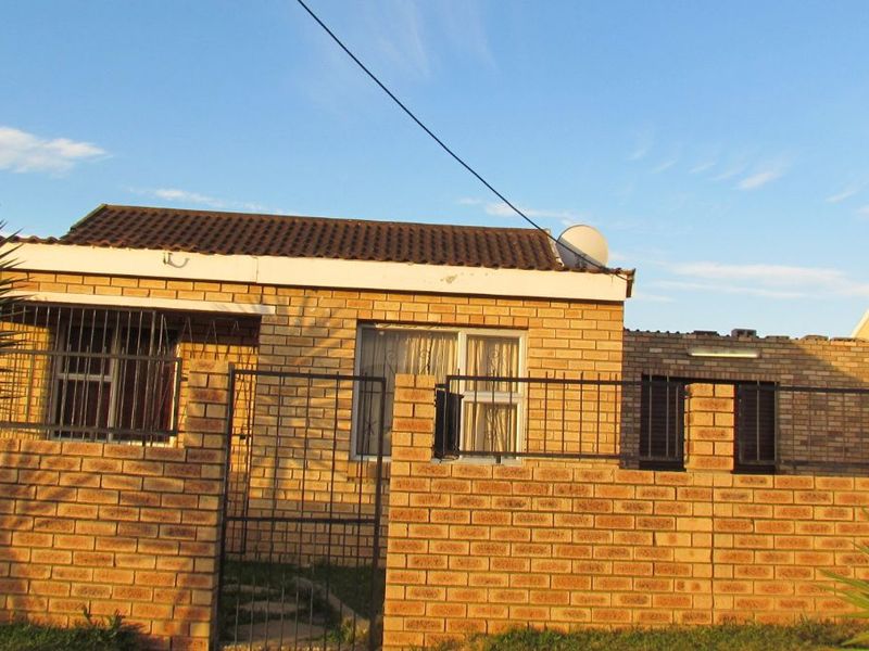 House For Sale in Booysen Park - Photo 2