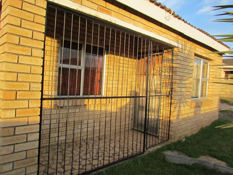 House For Sale in Booysen Park - Photo 4