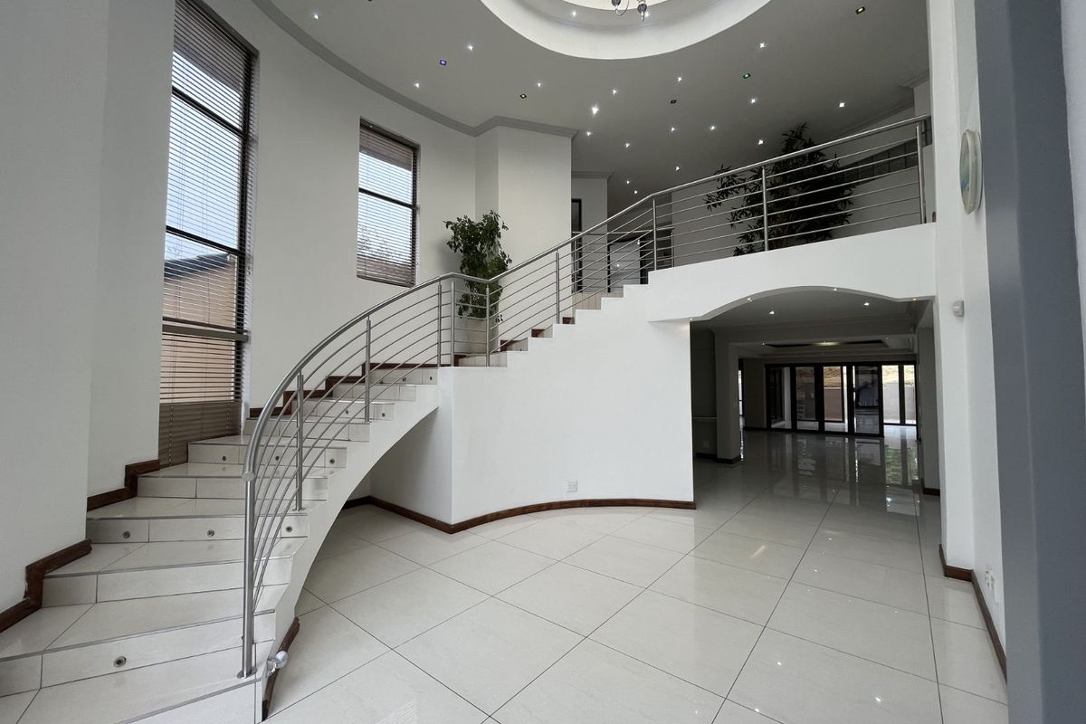House For Sale in Ebotse Golf And Country Estate - Photo 5