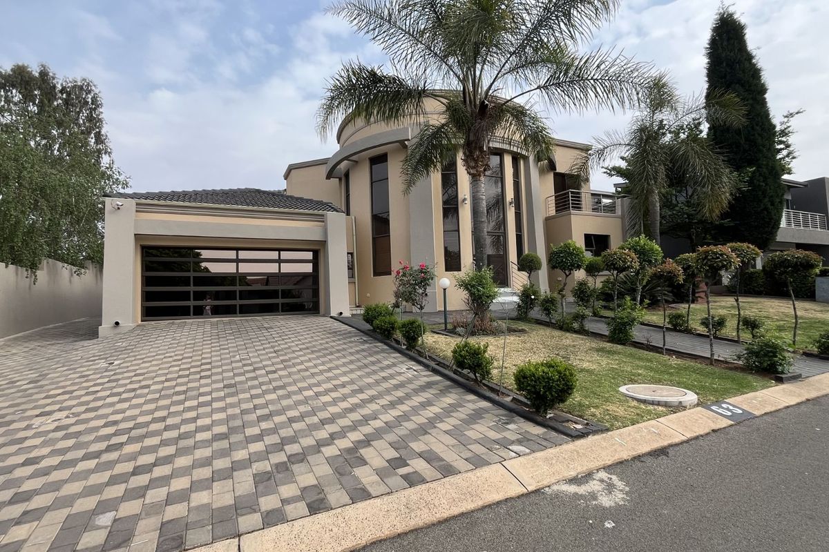 House For Sale in Ebotse Golf And Country Estate - Photo 3